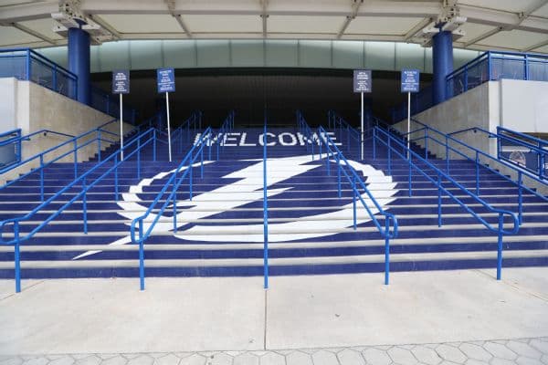 Lightning acquire rights to prospect Jack Pridham from Blackhawks