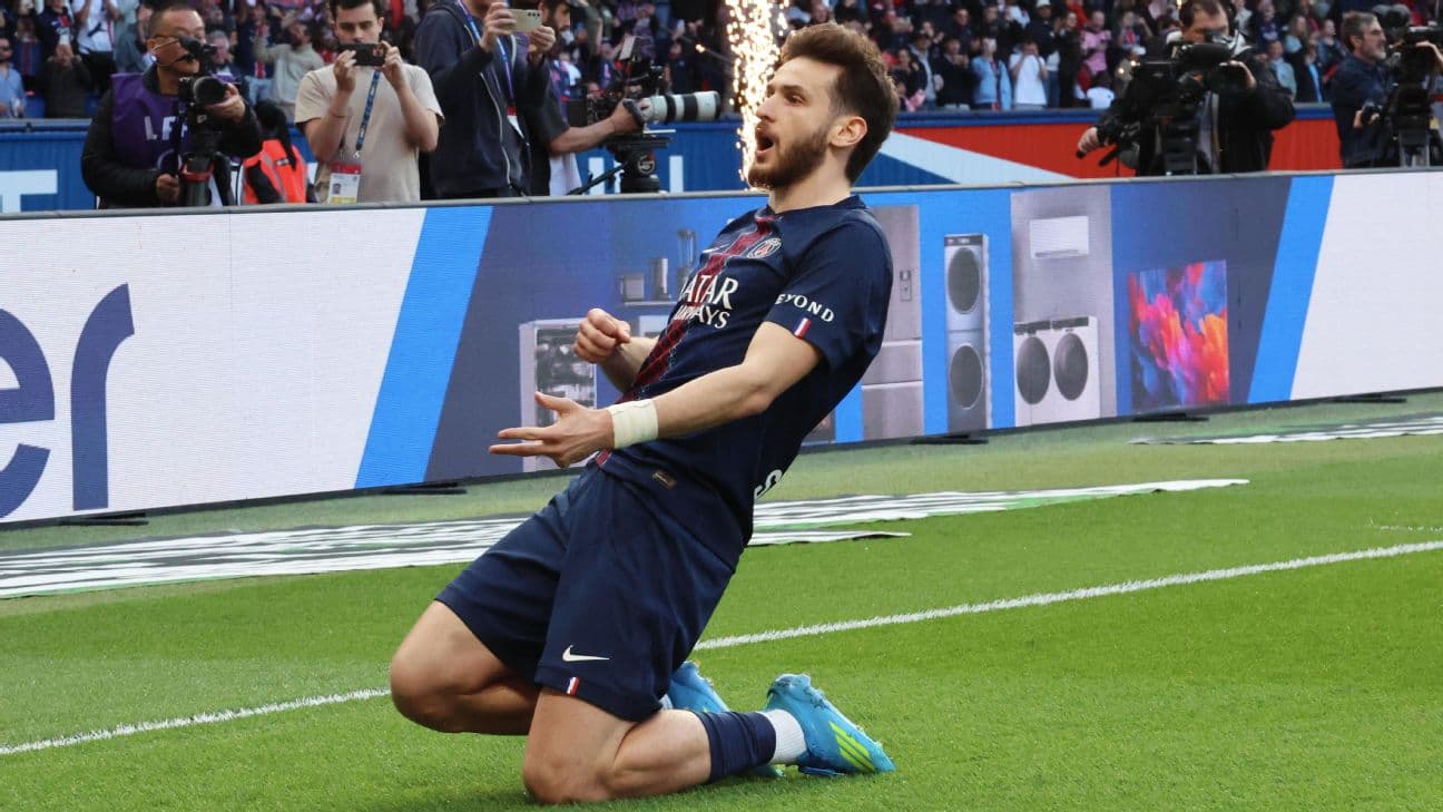 Kvaratskhelia double puts PSG back on track for Ligue 1 title