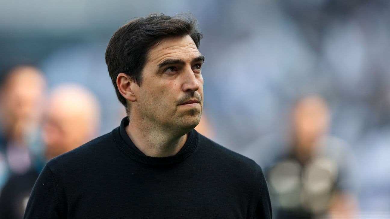 Steven Gerrard on Andoni Iraola: 'His style would suit Liverpool'